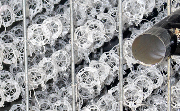 一體化污水處理設備填料安裝